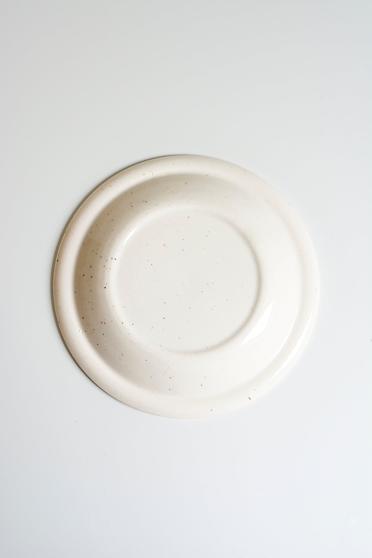 Speckled Saucer