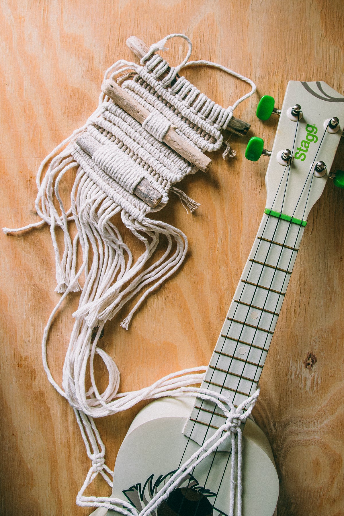 Modern macrame uke hanger