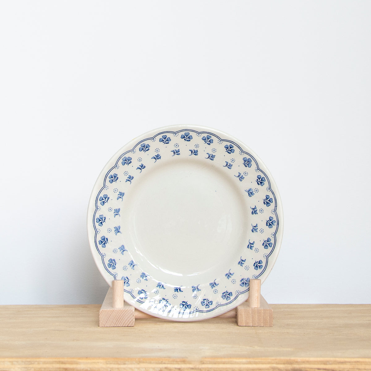 Barratts of Staffordshire Saucer