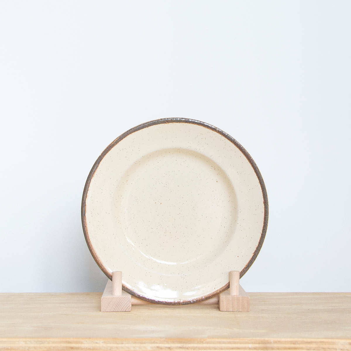 English Minimalist Plate