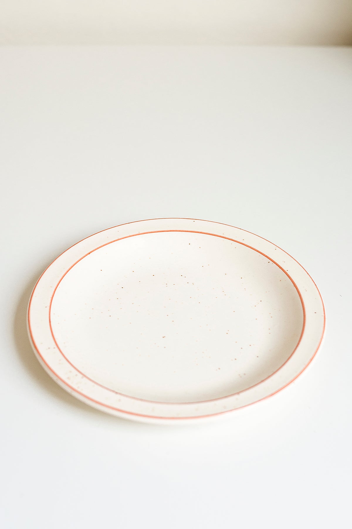 Speckled Saucer