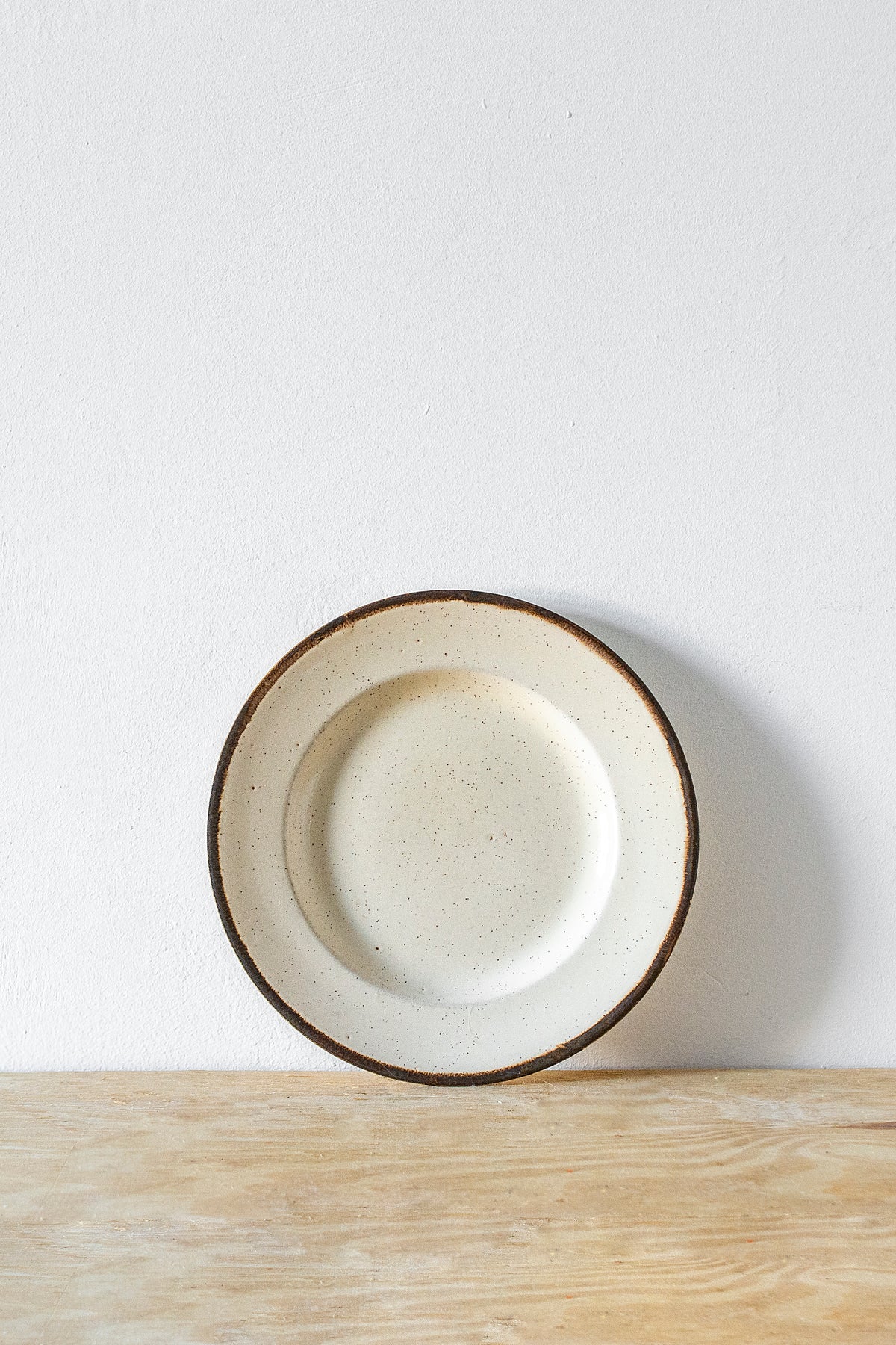 English Minimalist Plate