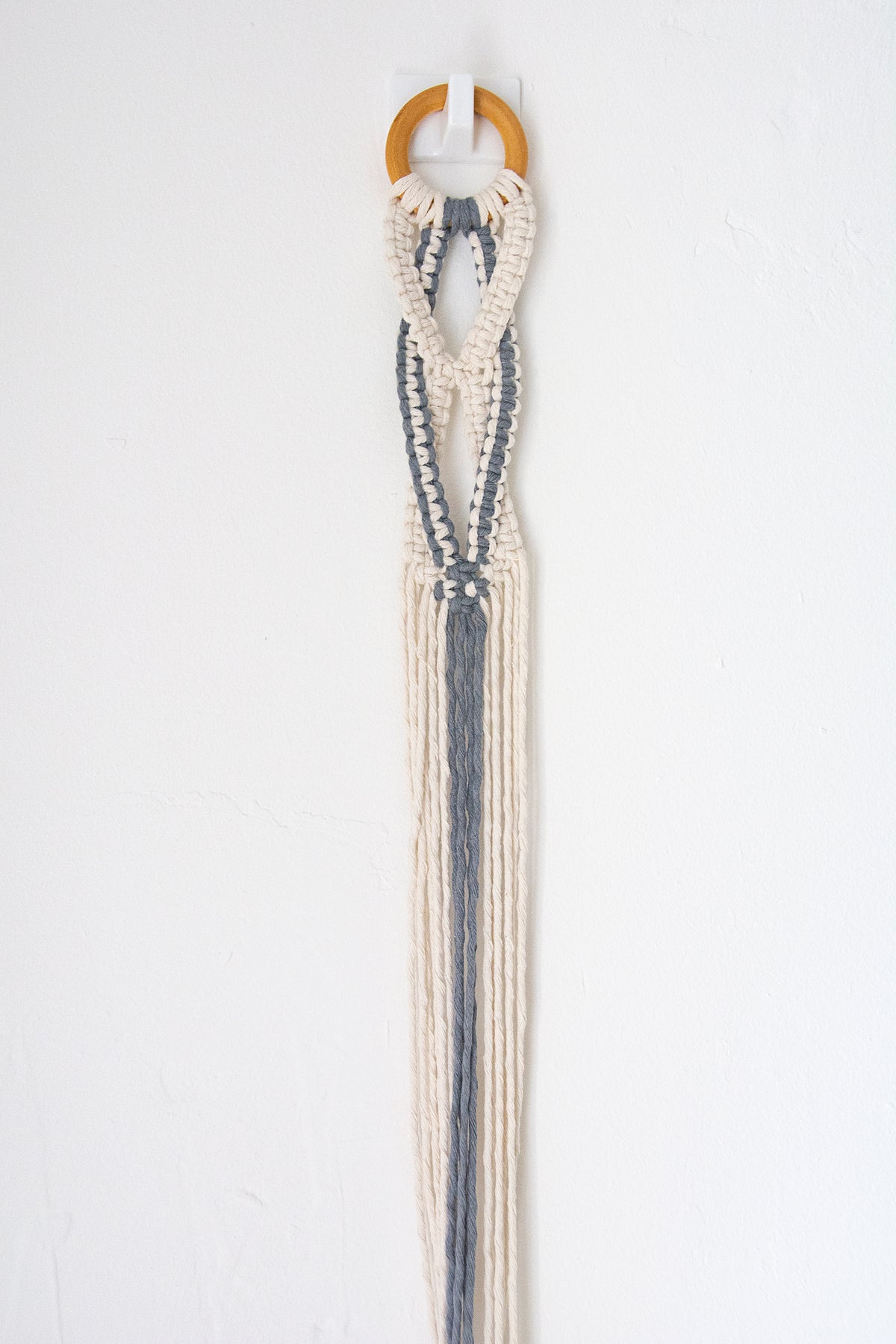 Ukulele white 'n' blue hanger
