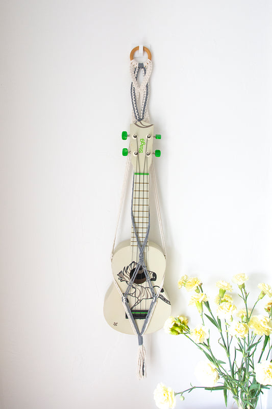 Ukulele white 'n' blue hanger