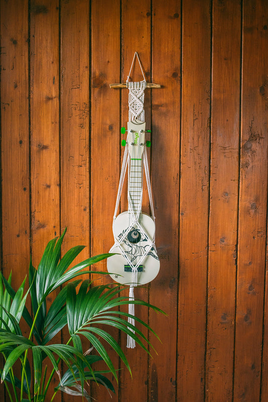Simple ukulele hanger